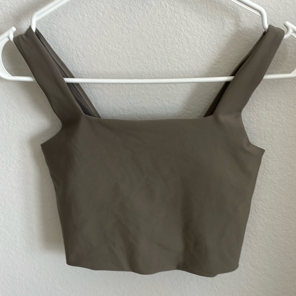 Abercrombie NWOT XS Active Top